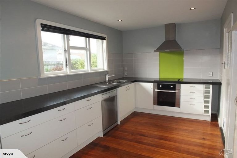 Photo of property in 106 Avonhead Road, Avonhead, Christchurch, 8042