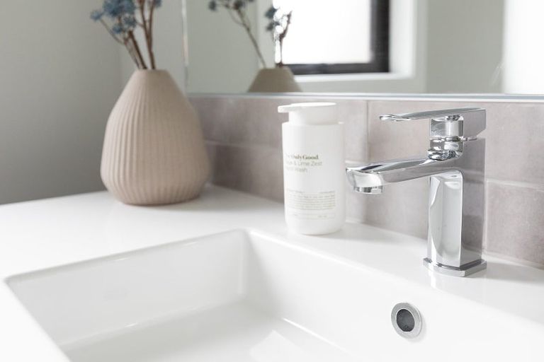 Photo of property in 1 Metoriti Crescent, Karaka, 2124