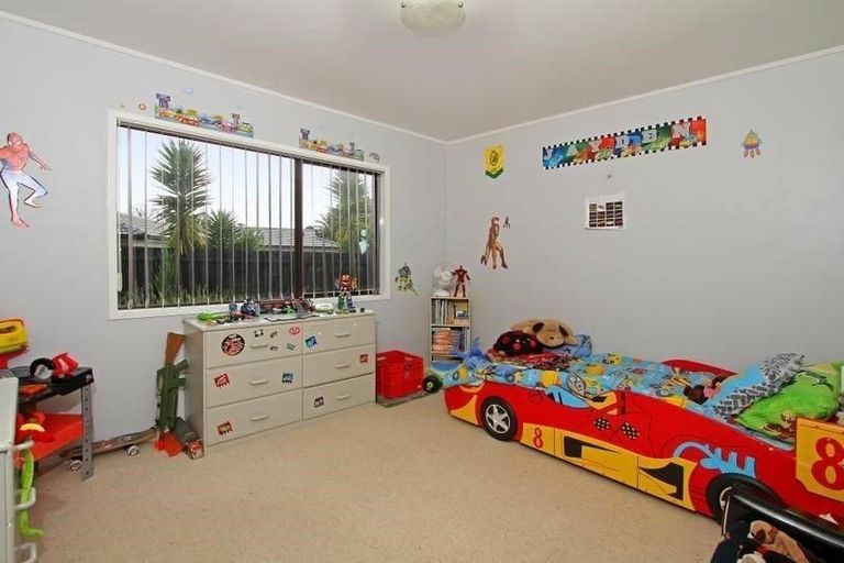 Photo of property in 36 Frank Evans Place, Henderson, Auckland, 0610