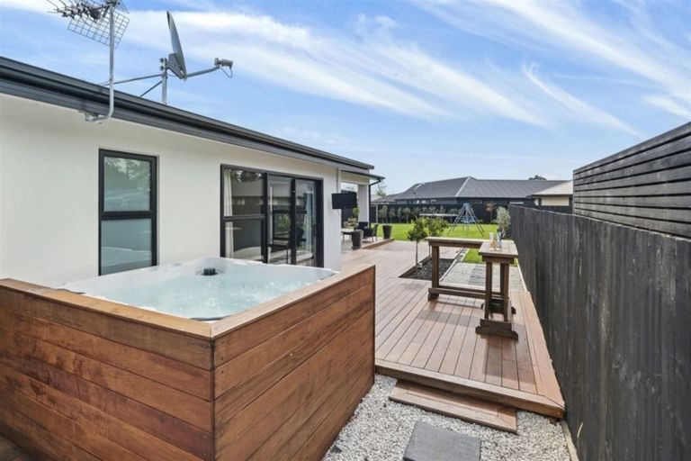 Photo of property in 14 Kohunga Crescent, Bottle Lake, Christchurch, 8083