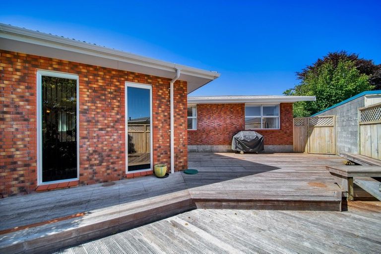 Photo of property in 9 Kennedy Place, Merrilands, New Plymouth, 4312