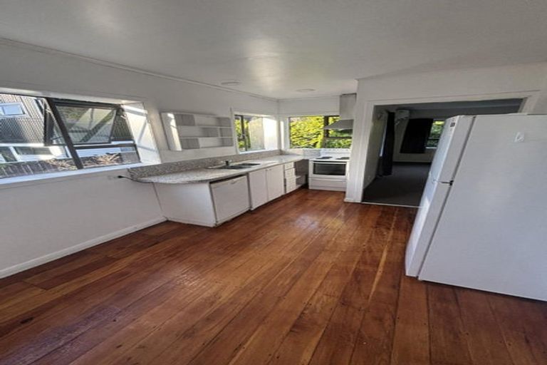 Photo of property in 42 Kamahi Street, Stokes Valley, Lower Hutt, 5019