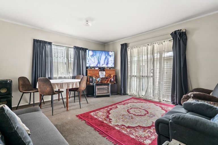 Photo of property in 22 Elizabeth Avenue, Papatoetoe, Auckland, 2025