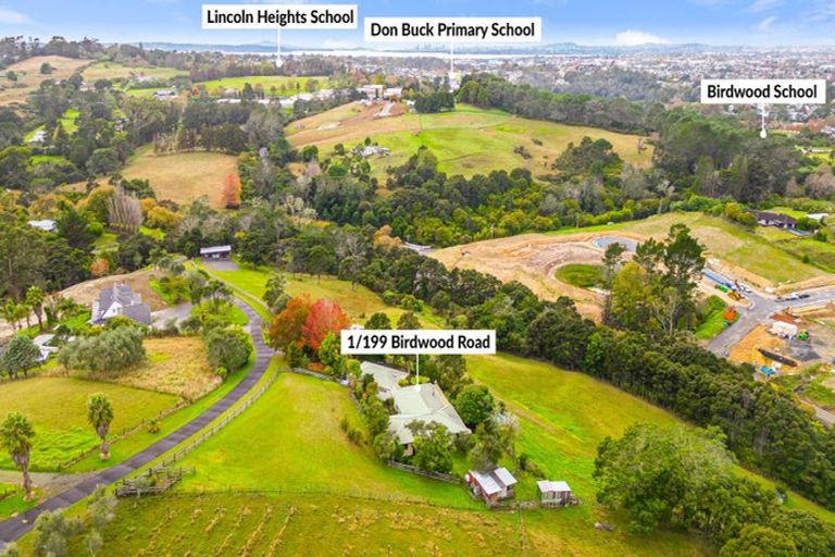 Photo of property in 1/199 Birdwood Road, Massey, Auckland, 0614
