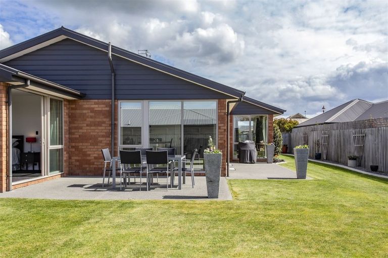 Photo of property in 60 Oakwood Drive, Rangiora, 7400