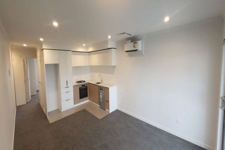 Photo of property in 302/28 Shortfin Place, Flat Bush, Auckland, 2019