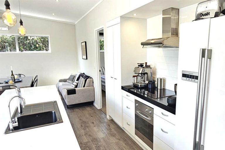 Photo of property in 106 Nikau Close, Matarangi, Whitianga, 3592