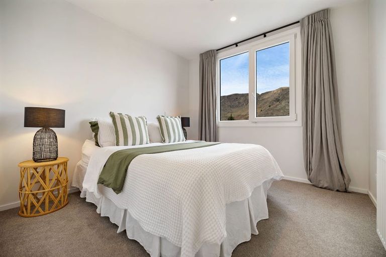 Photo of property in 2/22 Bullendale Drive, Arthurs Point, Queenstown, 9371