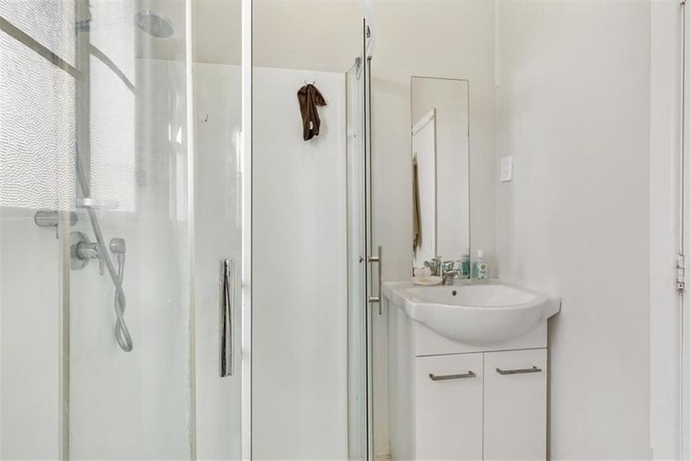 Photo of property in 102 Wallace Road, Papatoetoe, Auckland, 2025