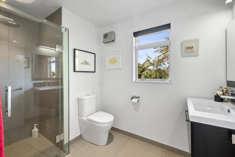 Photo of property in 86 Brougham Street, New Plymouth, 4310