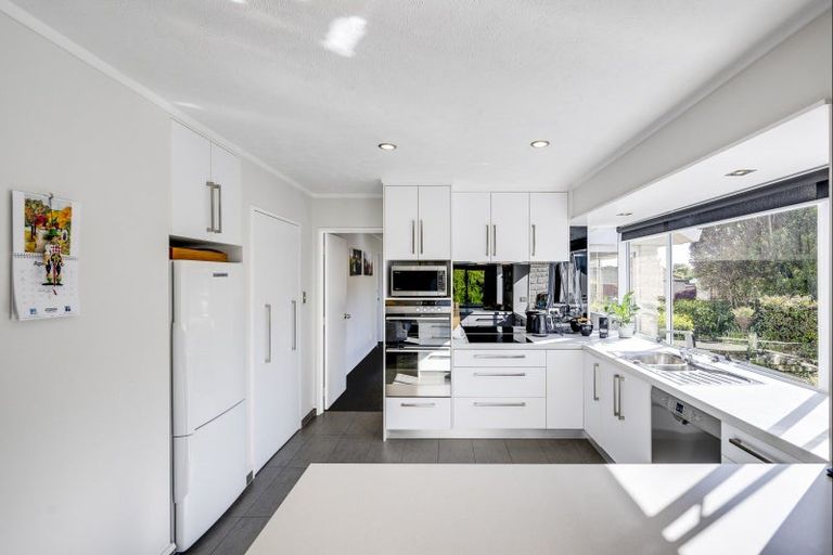 Photo of property in 8 Lennon Grove, Havelock North, 4130