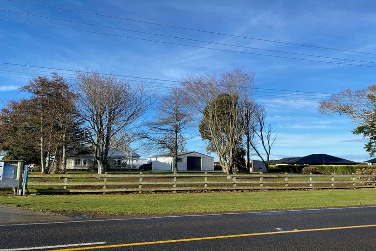 Photo of property in 76 Turuturu Road, Hawera, 4674