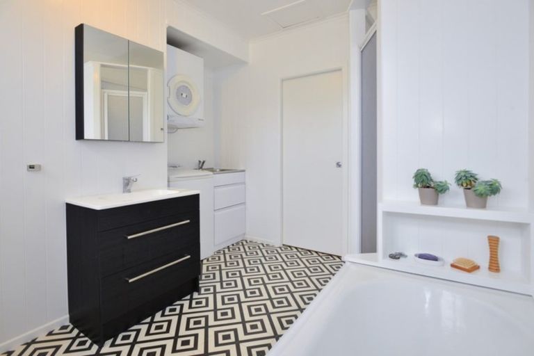 Photo of property in 70 Harris Street, Kaiti, Gisborne, 4010