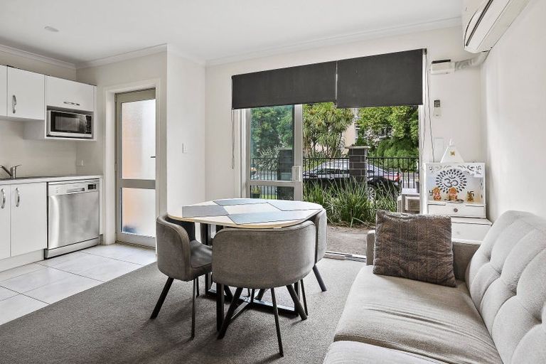 Photo of property in 10/113 Knighton Road, Hillcrest, Hamilton, 3216