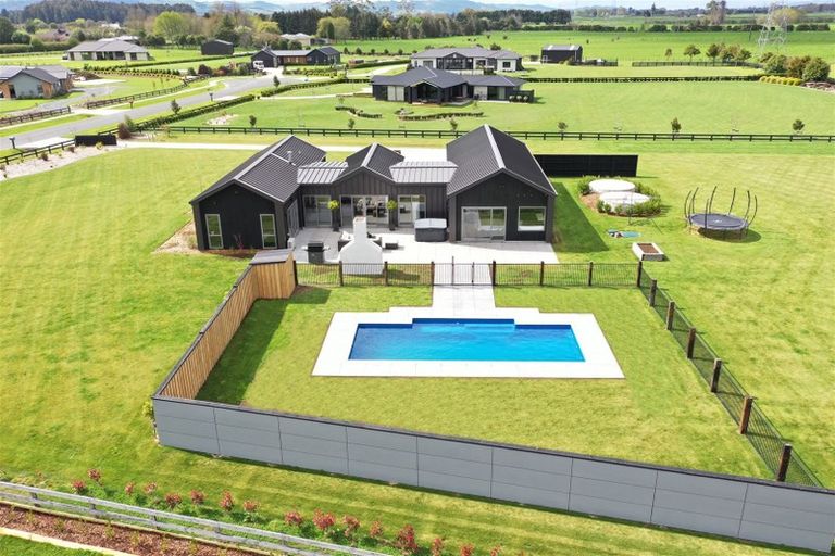 Photo of property in 22 Margot Lane, Matangi, Hamilton, 3283