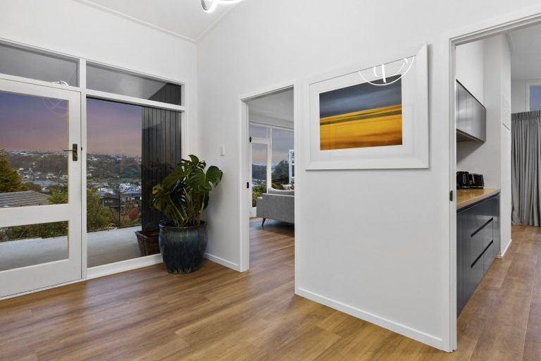 Photo of property in 77 Easther Crescent, Kew, Dunedin, 9012