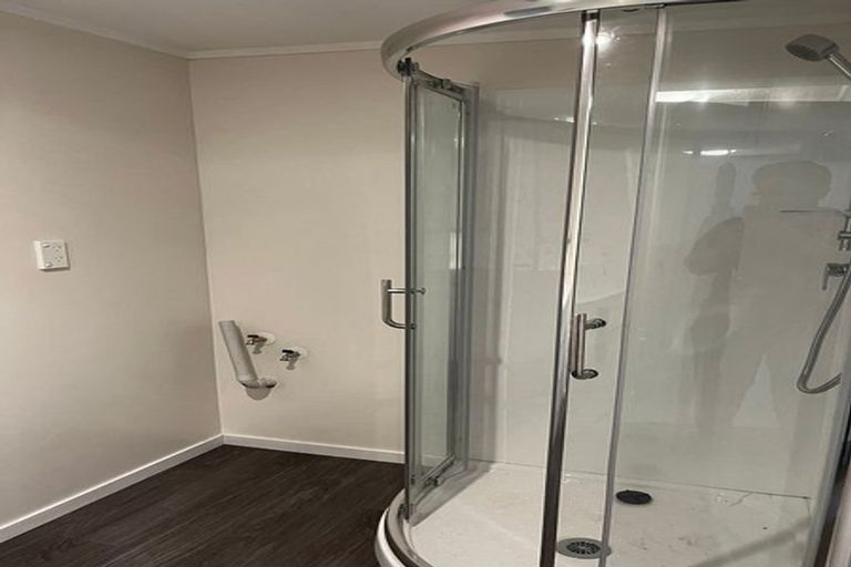 Photo of property in 280 Great North Road, Henderson, Auckland, 0612