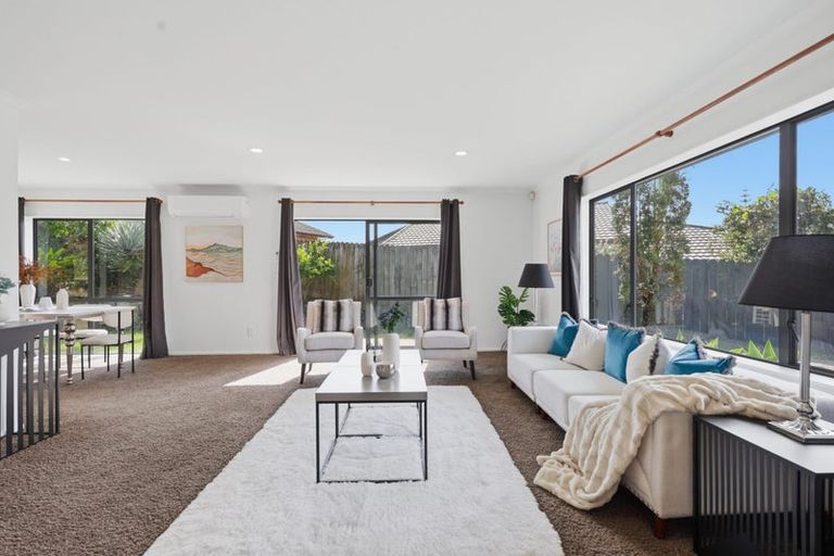 Photo of property in 35 Peninsula Road, Mangere, Auckland, 2022