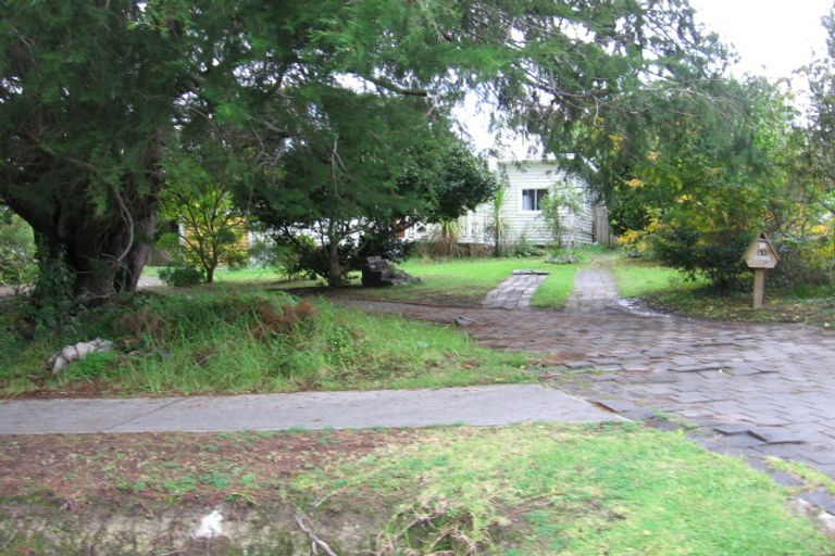 Photo of property in 11 Marae Road, Greenhithe, Auckland, 0632