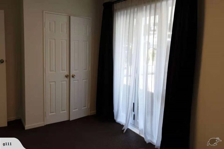 Photo of property in 3/2 Scarboro Terrace, Murrays Bay, Auckland, 0630