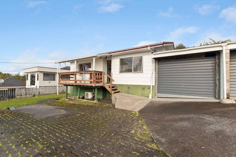 Photo of property in 2/321 Triangle Road, Massey, Auckland, 0614