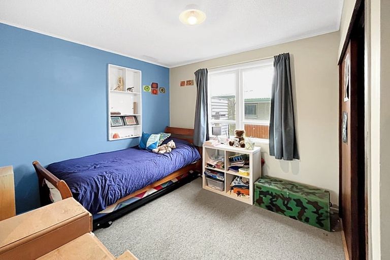 Photo of property in 1 Firth Place, Awapuni, Palmerston North, 4412