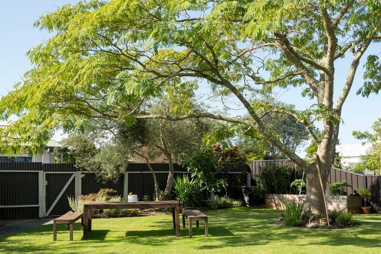 Photo of property in 1/111 King Street, Taradale, Napier, 4112