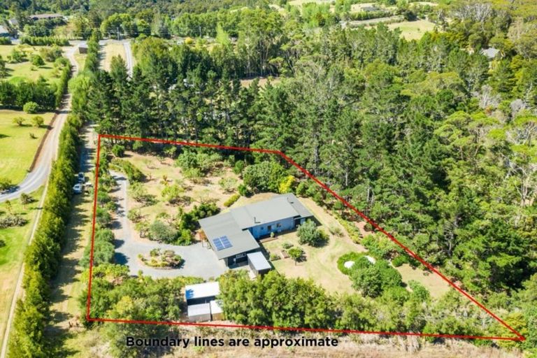 Photo of property in 379c Tara Road, Mangawhai, Kaiwaka, 0573