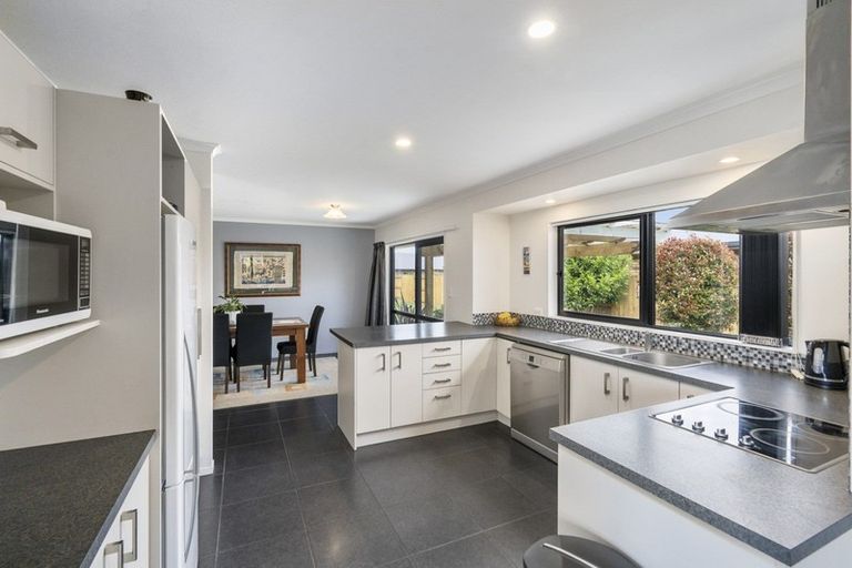 Photo of property in 22 Liberty Grove, Kelvin Grove, Palmerston North, 4414