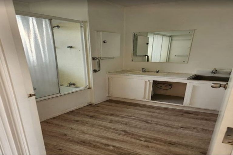 Photo of property in 1/7 Moore Street, Hillcrest, Auckland, 0627