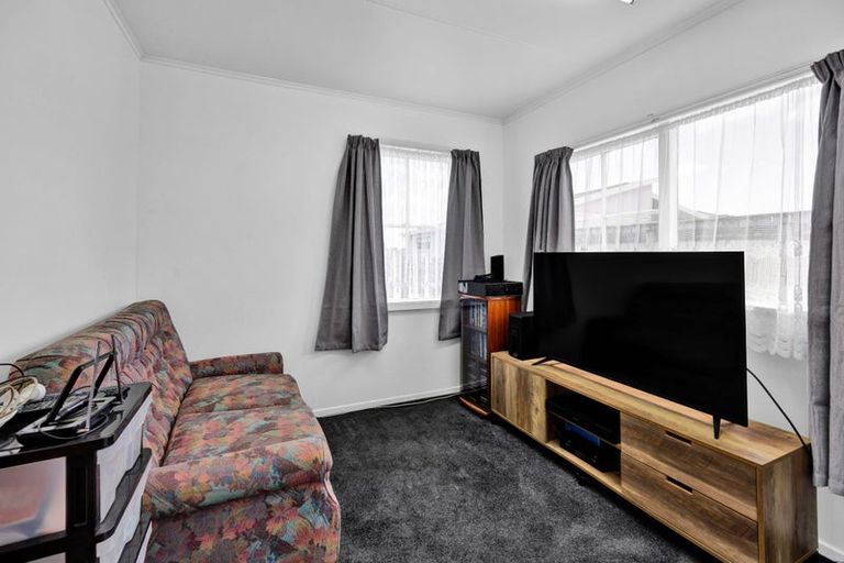 Photo of property in 3 Victoria Street, Hawera, 4610