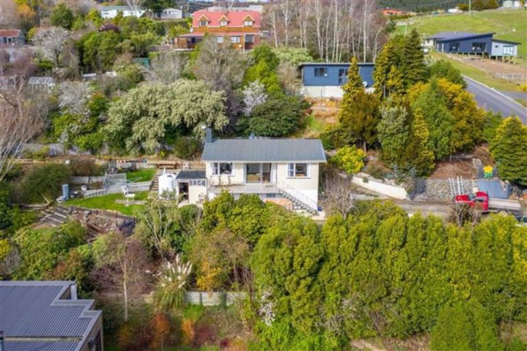 Photo of property in 25 Nore Street, Waihola, Milton, 9073
