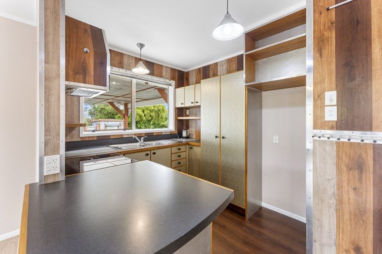 Photo of property in 2 Summit Road, Fairfield, Lower Hutt, 5011