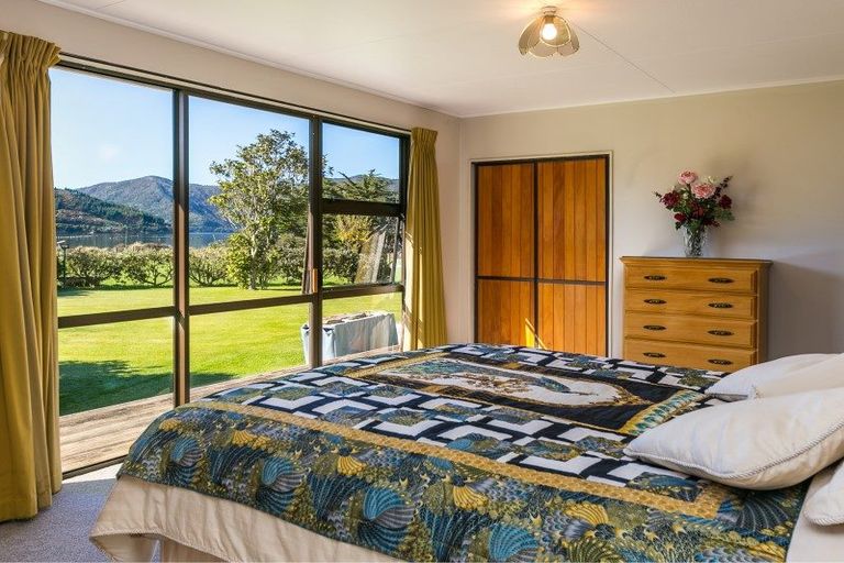 Photo of property in 5804 Kenepuru Road, Waitaria Bay, Picton, 7282