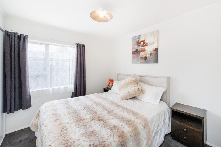 Photo of property in 9 Denver Place, Milson, Palmerston North, 4414