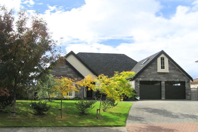 Photo of property in 27 Sylvan Way, Silverstream, Upper Hutt, 5019