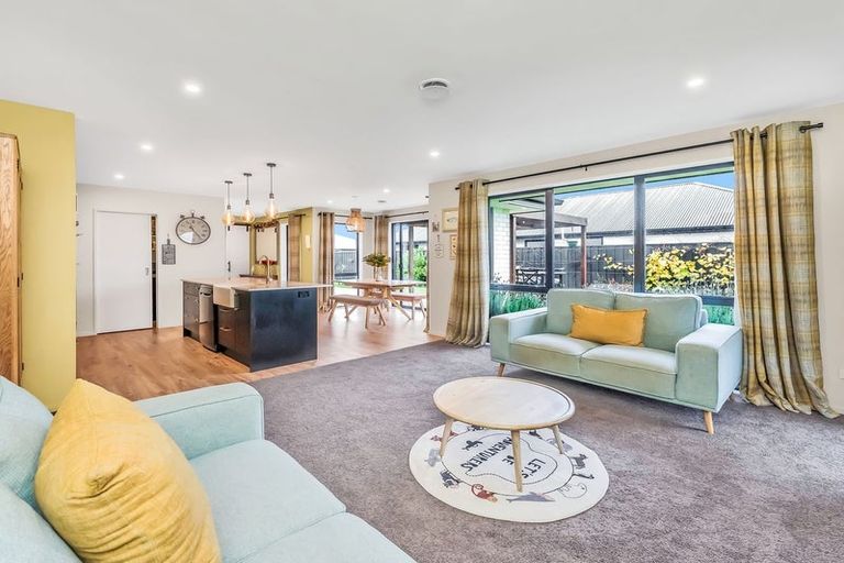 Photo of property in 43 Chris Drive, Rolleston, 7614