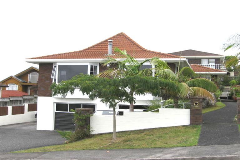Photo of property in 12 Milwaukee Place, Glendene, Auckland, 0602