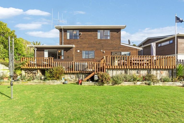 Photo of property in 19 Shackle Lane, Whitby, Porirua, 5024