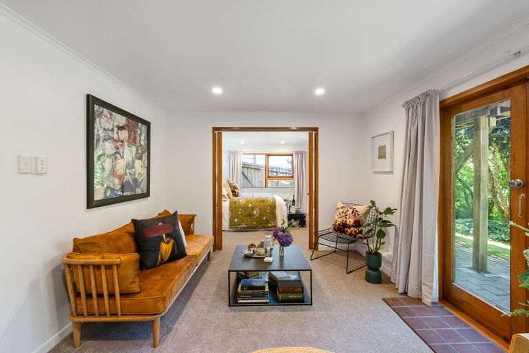 Photo of property in 6 Dorset Way, Wilton, Wellington, 6012