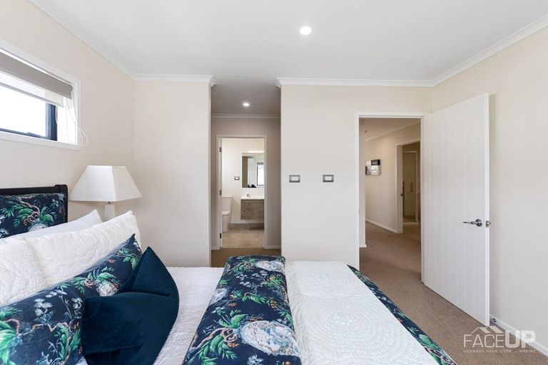 Photo of property in 6 Nohanga Lane, Hobsonville, Auckland, 0616