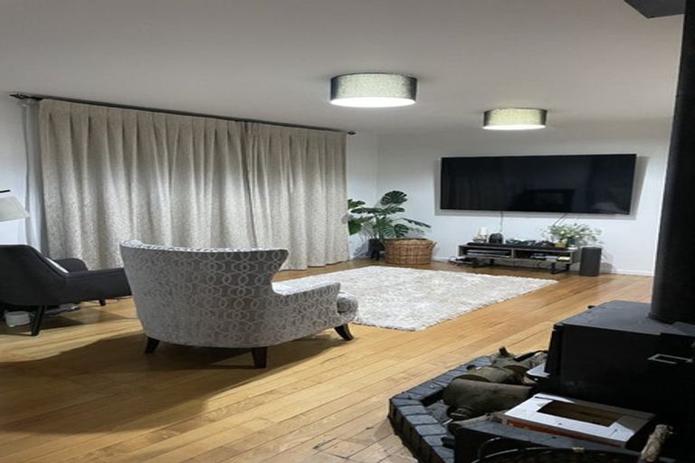 Photo of property in 47 Farquhar Road, Glendene, Auckland, 0602