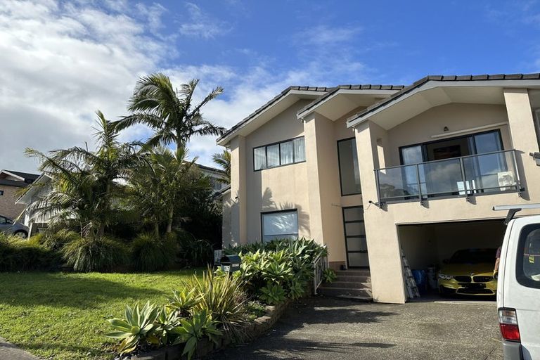 Photo of property in 67 Rising Parade, Fairview Heights, Auckland, 0632