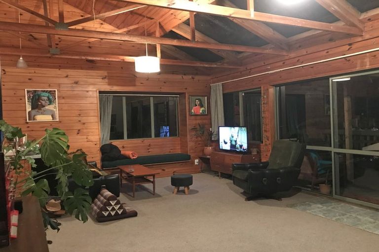 Photo of property in 65 Rimutaka Place, Titirangi, Auckland, 0604