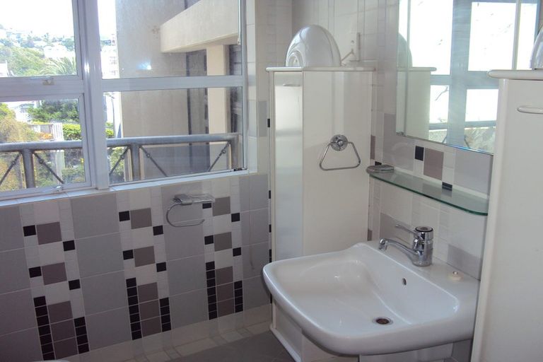 Photo of property in 346 Oriental Parade, Oriental Bay, Wellington, 6011