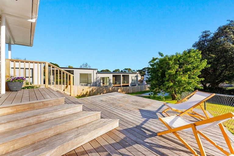 Photo of property in 1/22 Gladys Avenue, Glenfield, Auckland, 0629