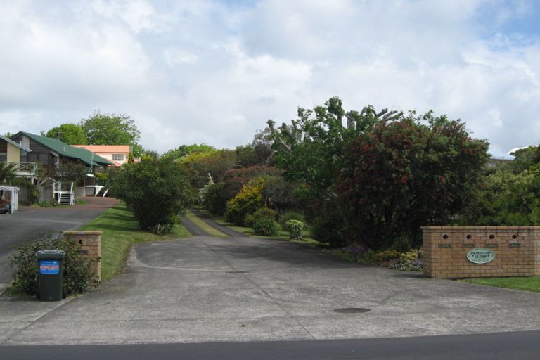 Photo of property in 892 Whangaparaoa Road, Manly, Whangaparaoa, 0930