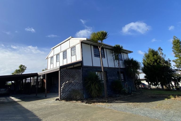 Photo of property in 24 Bickerstaffe Road, Maungaturoto, 0520