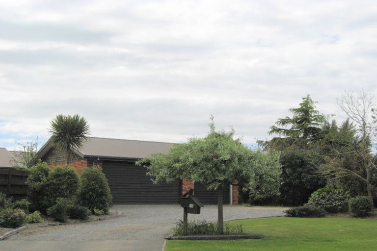 Photo of property in 16 Gladstone Road, Woodend, 7610