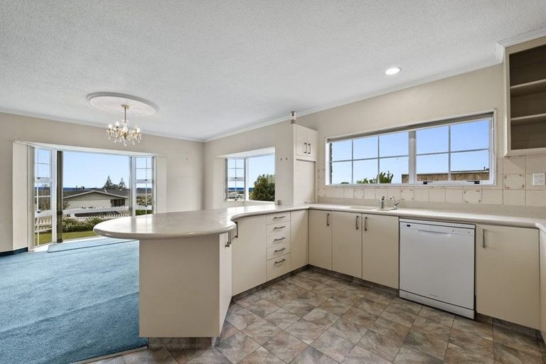 Photo of property in 140 Parklands Avenue, Bell Block, New Plymouth, 4312